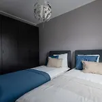 Elegant Stay In Quiet Center