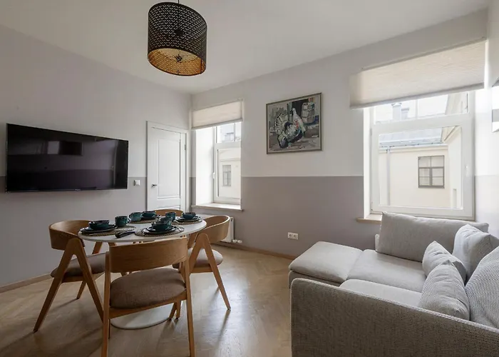 Elegant Stay In Quiet Center